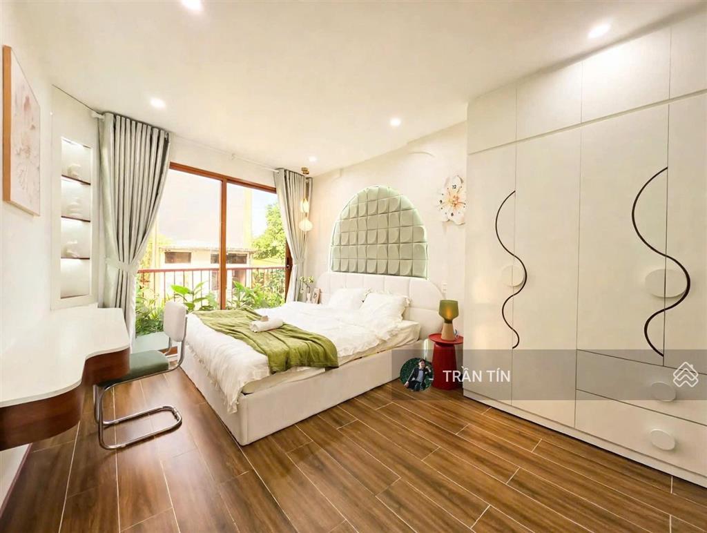 Căn villa mini 4 tầng trung tâm phố đà nẵng, có hồ bơi phong cách hiện đại