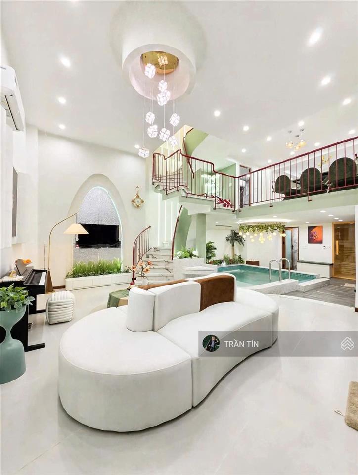 Căn villa mini 4 tầng trung tâm phố đà nẵng, có hồ bơi phong cách hiện đại