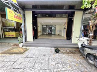 Nhà mặt tiền đường tiểu la. có thang máy