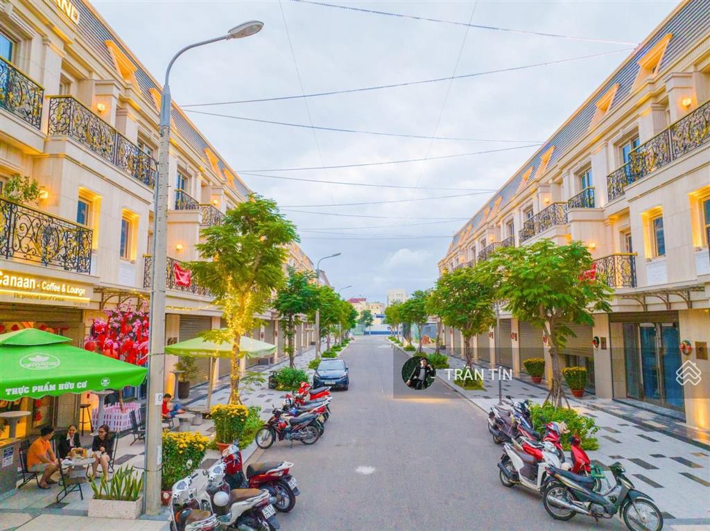 Shophouse 4.5 tầng regal pavillon. đường nguyễn lộ trạch.