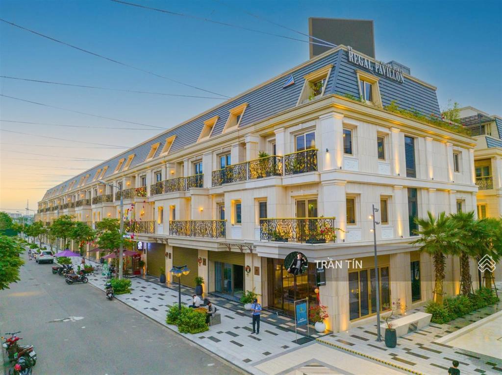 Shophouse 4.5 tầng regal pavillon. đường nguyễn lộ trạch.