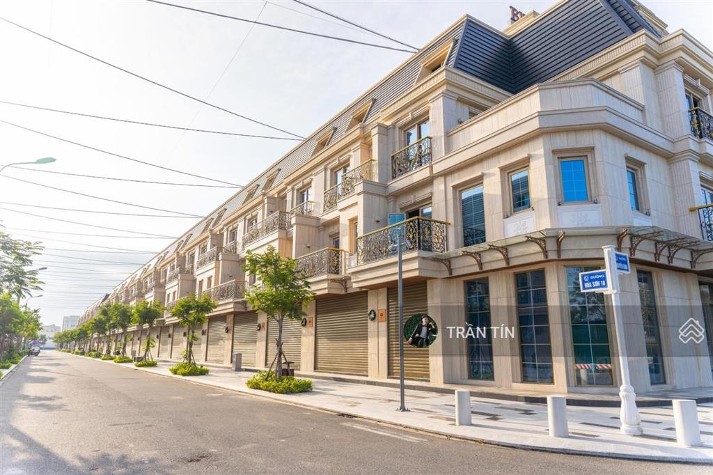 Shophouse 4.5 tầng regal pavillon. đường nguyễn lộ trạch.