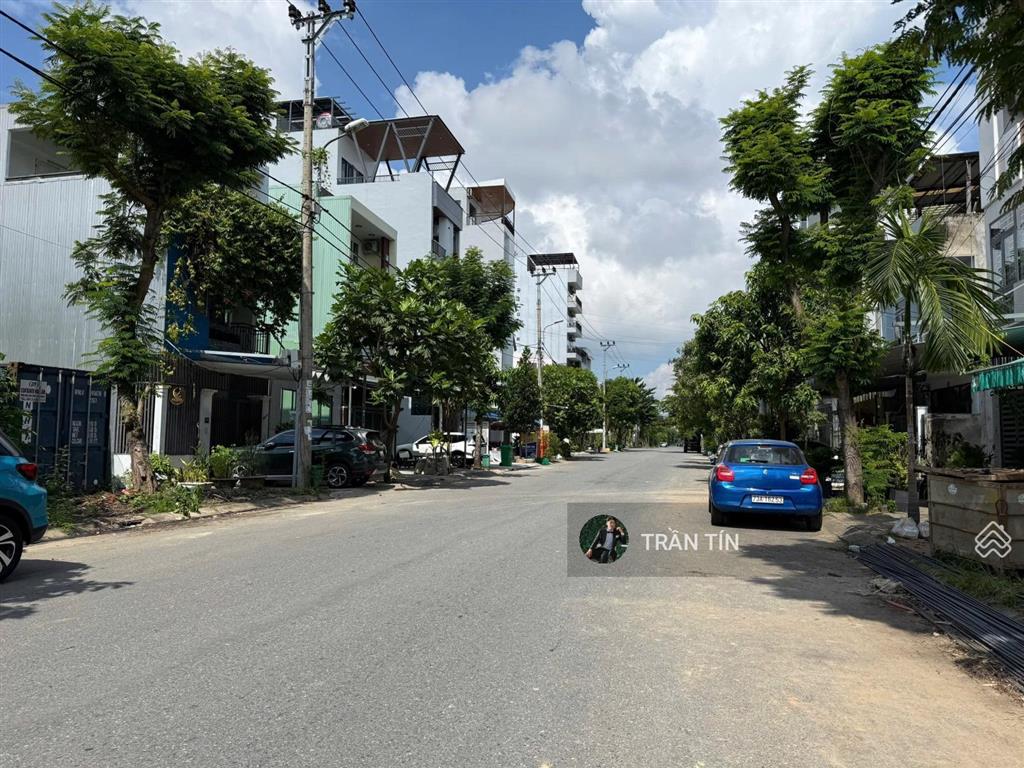 Lô đất mặt tiền đường nghiêm xuân yêm. diện tích 95m2. đường 10.5m. hướng tây nam. giá 9.5 tỷ