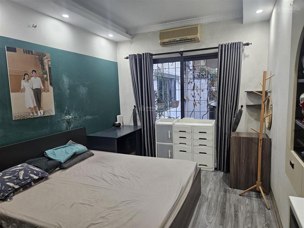 Bán tập thể ban cơ yếu 94 nhân hoà, 60m2, 3,x tỷ