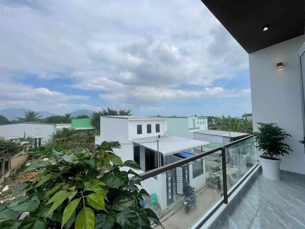 Bán nhà đẹp 2 mặt tiền diên toàn, diên khánh
