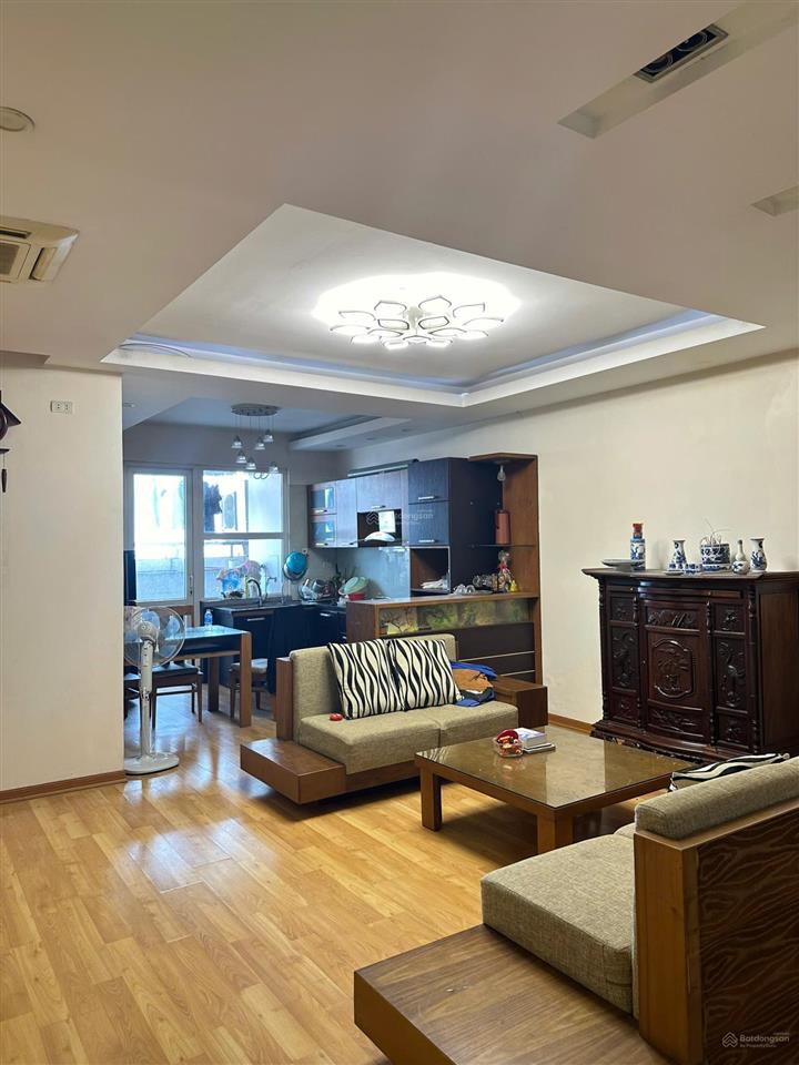 Chính chủ  bán căn hộ fodacon bắc hà 3 ngủ 2 vệ sinh 111.8m2 đồ cơ bản  sẵn sổ về ở ngay 6.x tỷ