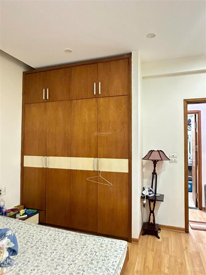 Chính chủ  bán căn hộ fodacon bắc hà 3 ngủ 2 vệ sinh 111.8m2 đồ cơ bản  sẵn sổ về ở ngay 6.x tỷ