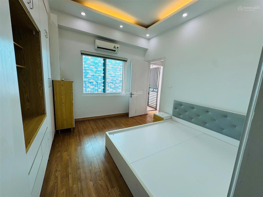 Chính chủ cần bán căn hộ 3 ngủ 2 vs ct2a kđt văn khê 97m2 full nội thất, sđcc giá chỉ 5.7x tỷ
