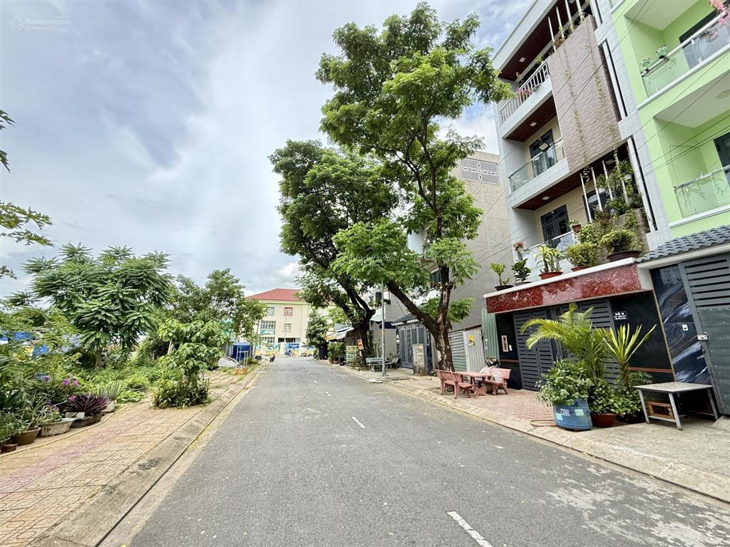 Cần bán gấp đất khu tái định cư linh xuân, ngay chợ + trường học, 5x18m, 90m², giá tốt