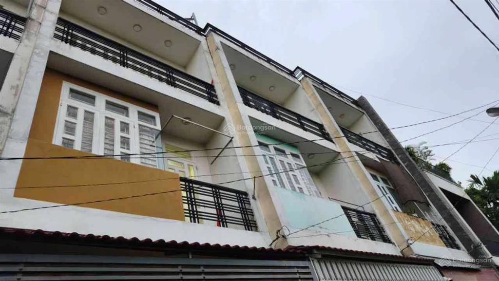 Nhà 3 tầng linh xuân 4 phòng ngủ đường xe hơi giá 5tỷ tl