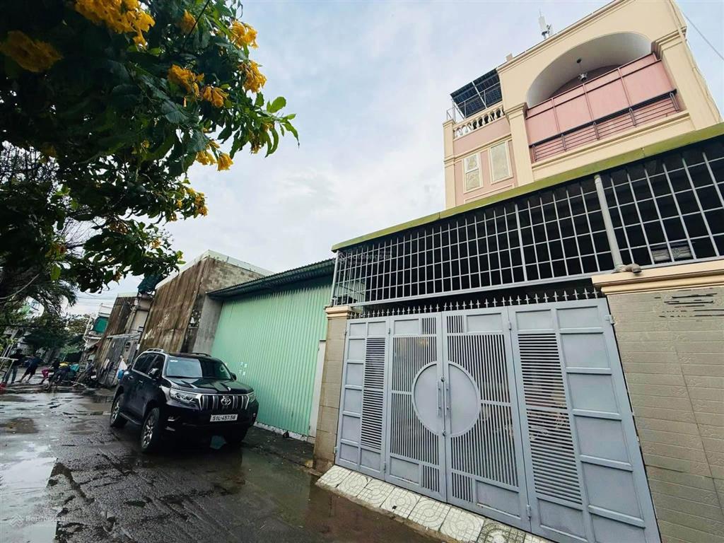 Lô đất siêu đẹp, ngang khủng 7,3m, 182,5m2, xây biệt thự, chdv. ngay đhqg tp. hcm giá tốt