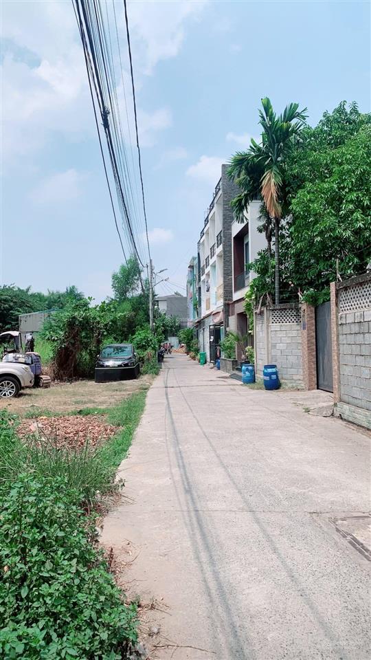 Chỉ 66 triệu/m2  nhà 2 tầng  hẻm xe hơi  ngang 5.4m  trung tâm linh xuân  5.4 tỷ