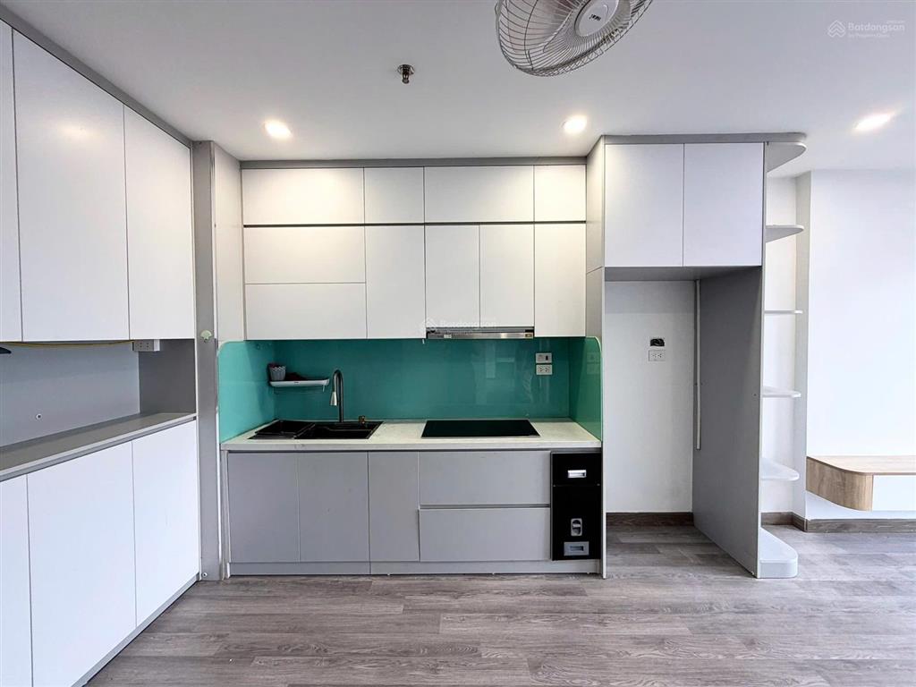 Bán gấp căn hộ 2 phòng ngủ tòa handico5 61m2 full đồ view hồ giá 4.2tỷ trâu quỳ, gia lâm, hà nội