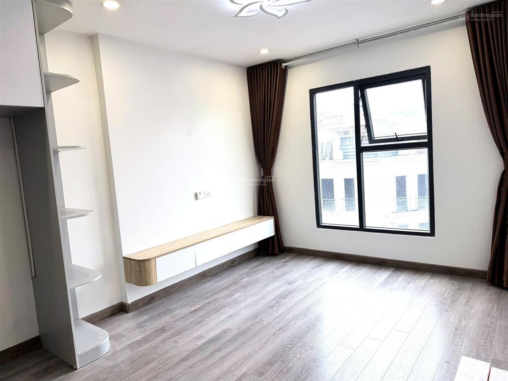 Bán gấp căn hộ 2 phòng ngủ tòa handico5 61m2 full đồ view hồ giá 4.2tỷ trâu quỳ, gia lâm, hà nội