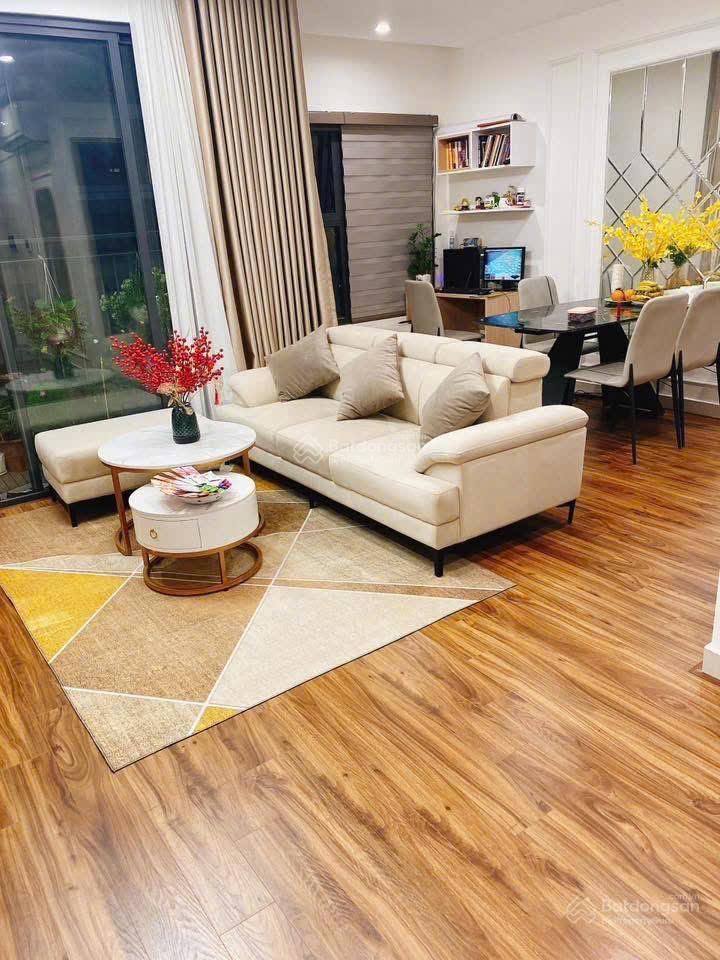 Cho thuê gấp căn 2 ngủ góc full đồ giá chỉ 8tr/th tại kđt vinhomes ocean park, gia lâm, hà nội