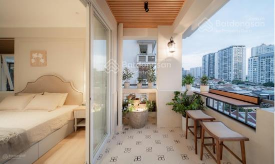 Bán căn hộ cảnh viên 2 3pn 2vs full nội thất mới decor
