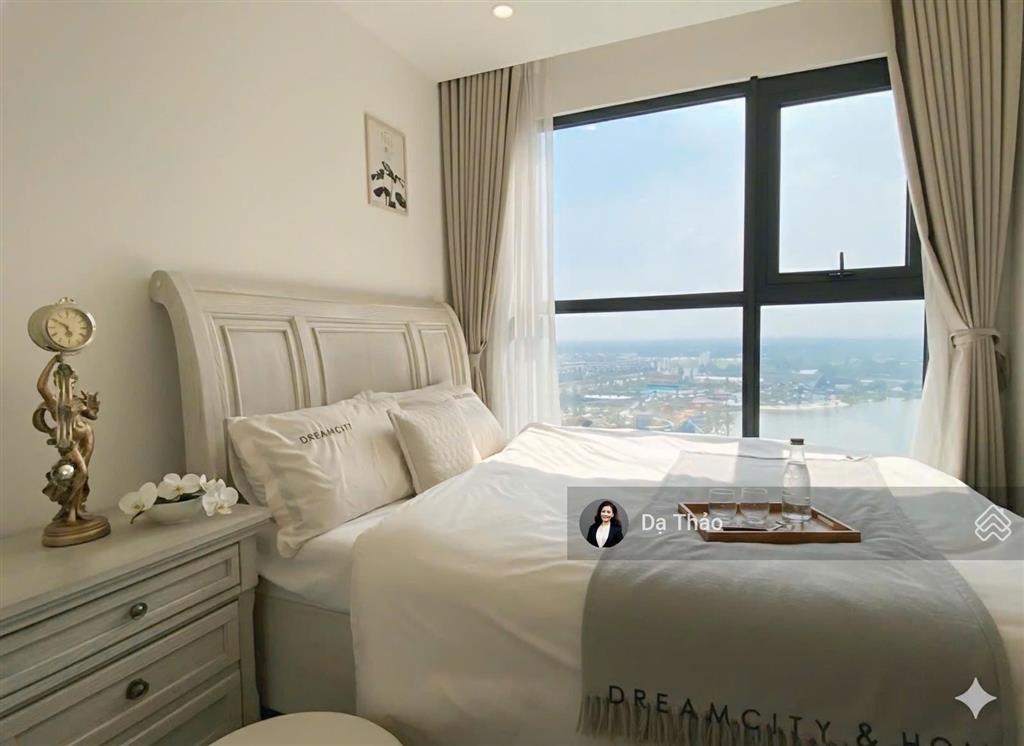 Cho thuê căn góc 2pn 2wc the beverly(be3), view trực diện cv 36ha, kính cong toàn cảnh tại vinhomes