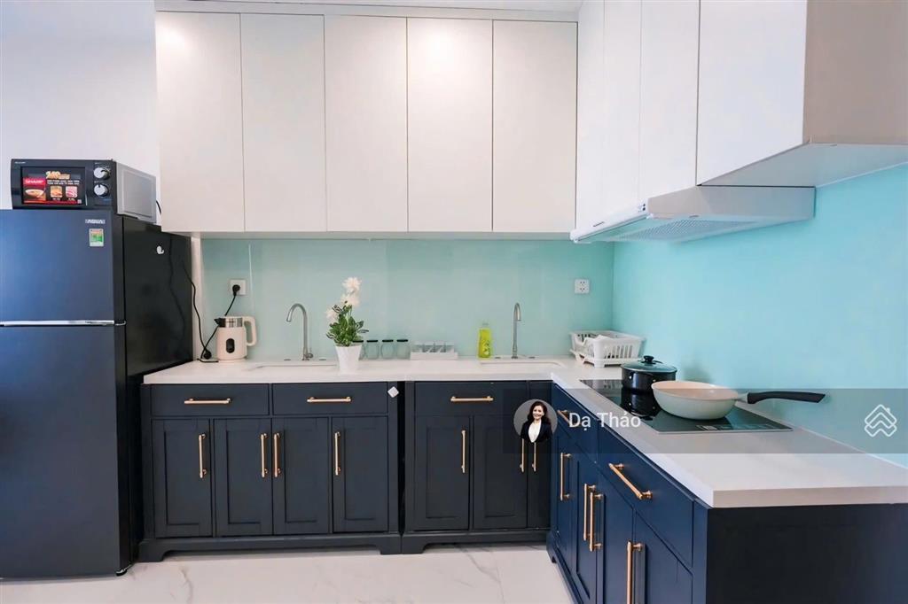 Cho thuê căn góc 2pn 2wc the beverly(be3), view trực diện cv 36ha, kính cong toàn cảnh tại vinhomes