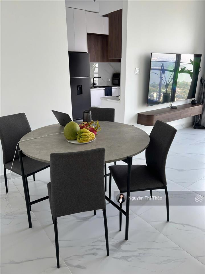 Thuê căn góc 2pn the beverly (be6), view sông sống lý tưởng, tiện cho con học  chơi tại vinhomes