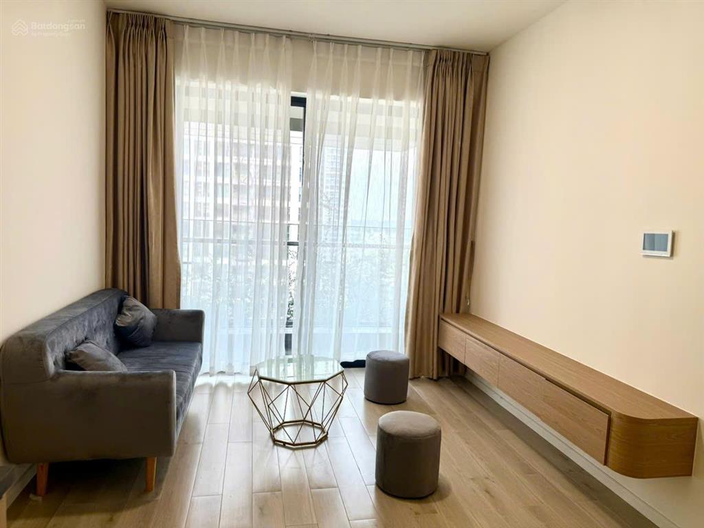 Hot! cho thuê 2pn, giá 10tr,free qlyđủ nt mới 100%  lumiere masteri ,view đẹptầng trung vinhomes