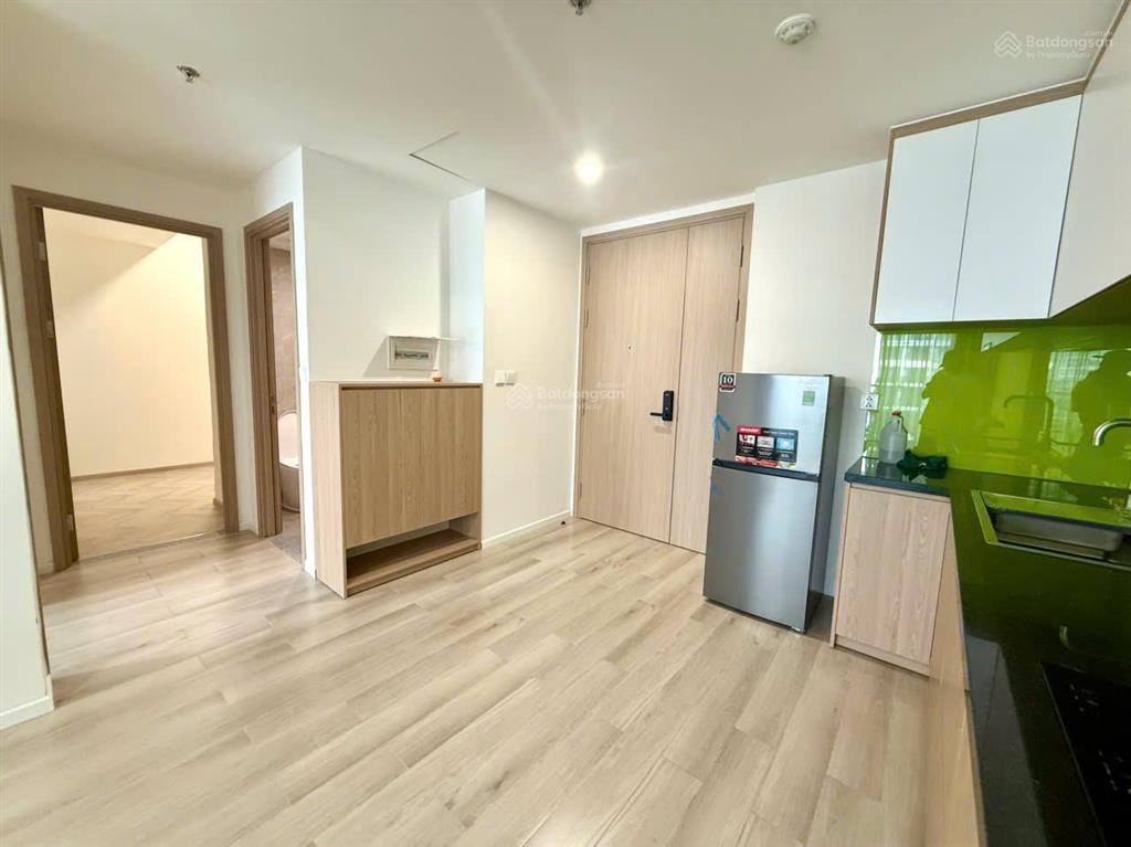 Hot! cho thuê 2pn, giá 10tr,free qlyđủ nt mới 100%  lumiere masteri ,view đẹptầng trung vinhomes