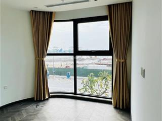 Cho thuê căn góc 2pn 2wc the beverly(be3), view trực diện cv 36ha, kính cong toàn cảnh tại vinhomes