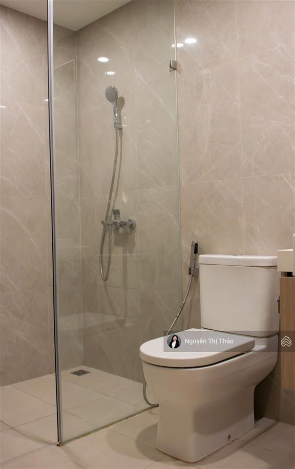 Hè tại gia thuê 2pn 74m² view sông  giá 9,5tr masterise c point  m.phí q.ly an cư lâu àihđ 2năm
