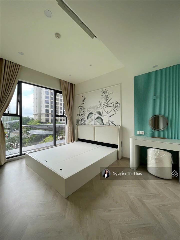 Cho thuê 3pn2wc layout đẹp cho cả gđ,giá 17tr, miễn phí qly,cọc 1  tại masteri center point vin q9