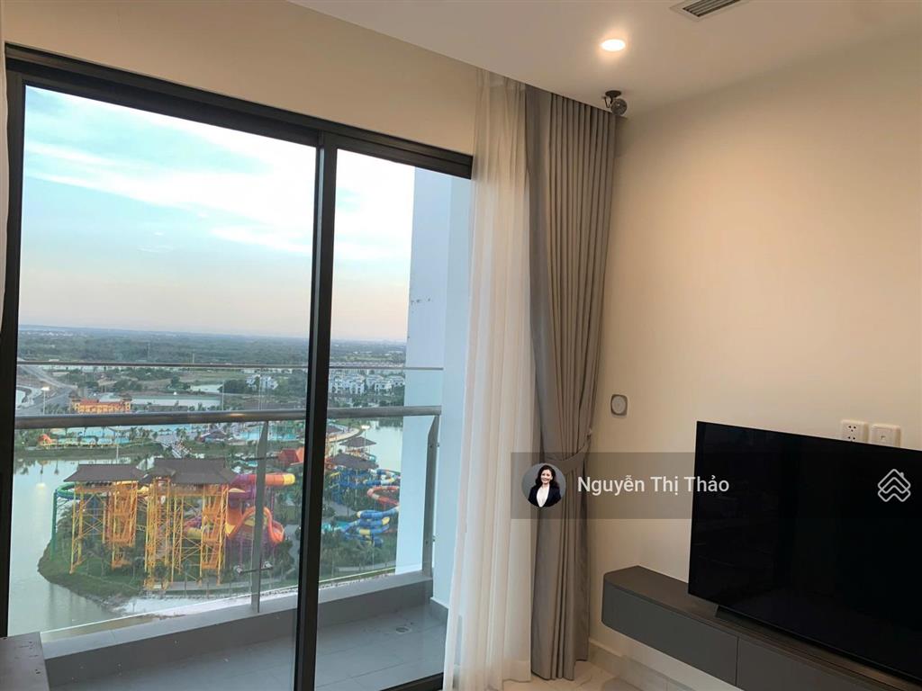 Thuê căn góc 2pn the beverly, view sông lý tưởng, công viên trước nhà thuận tiện giải trívinhomes