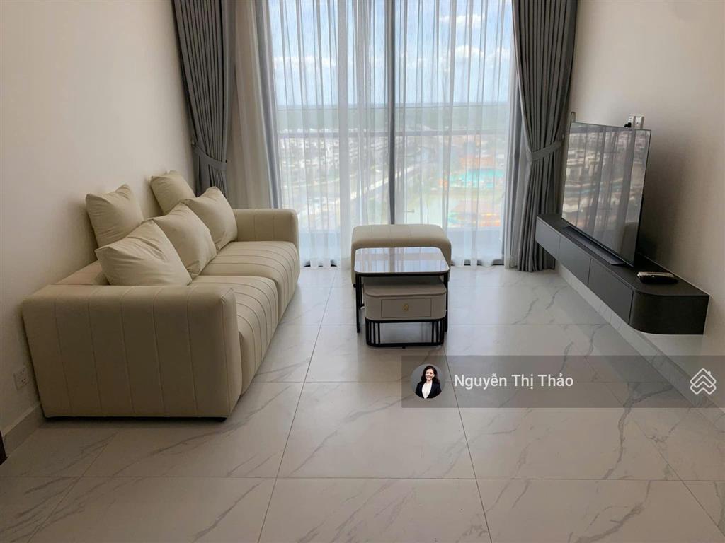 Thuê căn góc 2pn the beverly, view sông lý tưởng, công viên trước nhà thuận tiện giải trívinhomes