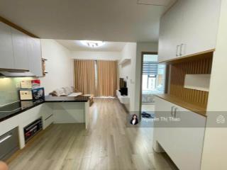 Thuê 2pn đủ nthat xịnstyle sang, có balcony  giá 9tr tại resort xanh mát lumiere masteri q9 vin