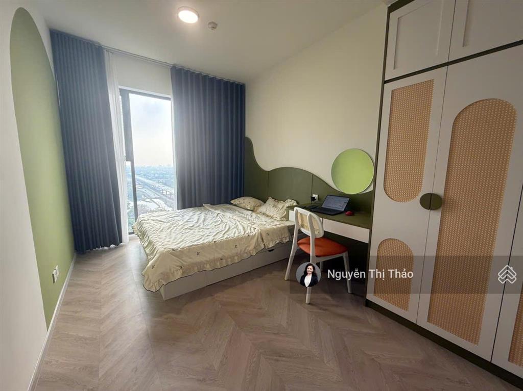 Cho thuê 2pn2wc full nội thất xịn  giá 12trfree phí ql,view cực chill, vào ở liền,tại lumiere q9