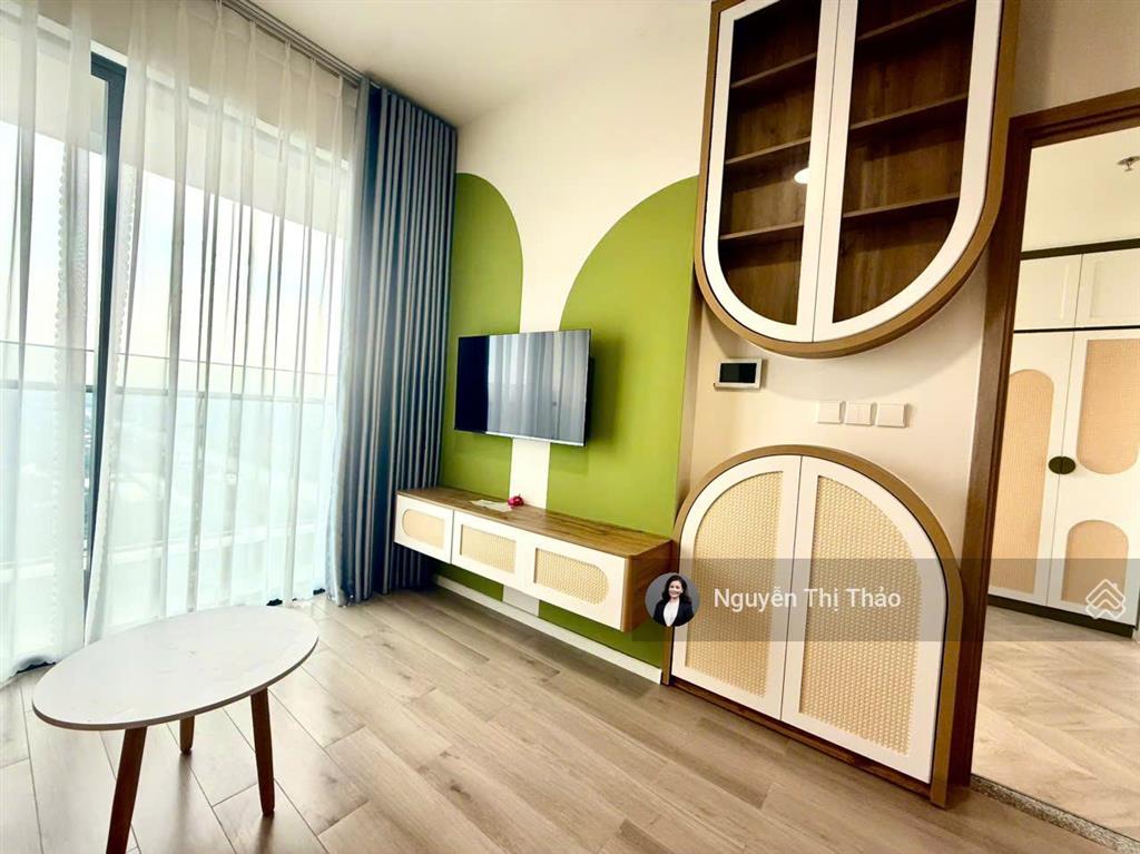 Cho thuê 2pn2wc full nội thất xịn  giá 12trfree phí ql,view cực chill, vào ở liền,tại lumiere q9