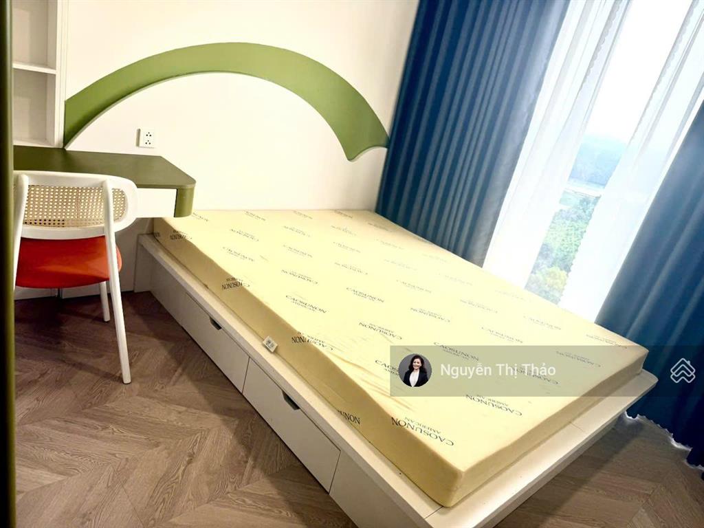 Cho thuê 2pn2wc full nội thất xịn  giá 12trfree phí ql,view cực chill, vào ở liền,tại lumiere q9