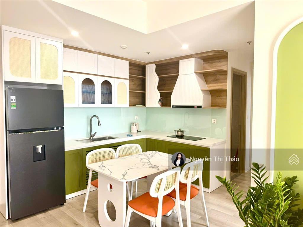 Cho thuê 2pn2wc full nội thất xịn  giá 12trfree phí ql,view cực chill, vào ở liền,tại lumiere q9