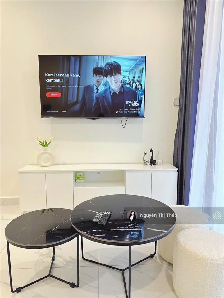 Thuê 1pn+ full nội thất  tòa be6, tầng trung, view hồ bơi vô cực  khu vip the beverly cao cấp