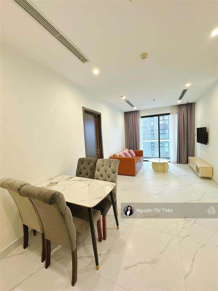 Một bước chân chạm ngản tiện ích thuê ngay 2pn2wc đủ n,thất xin tại the beverly,view sông lý ưởng