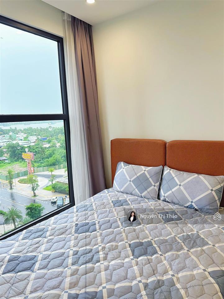 Một bước chân chạm ngản tiện ích thuê ngay 2pn2wc đủ n,thất xin tại the beverly,view sông lý ưởng