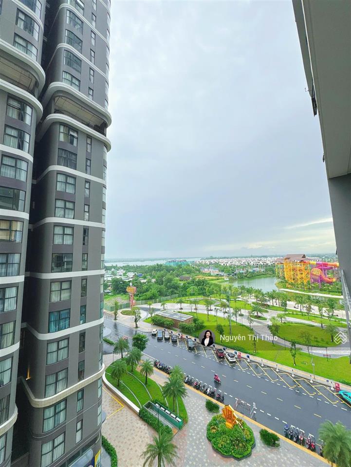 Một bước chân chạm ngản tiện ích thuê ngay 2pn2wc đủ n,thất xin tại the beverly,view sông lý ưởng