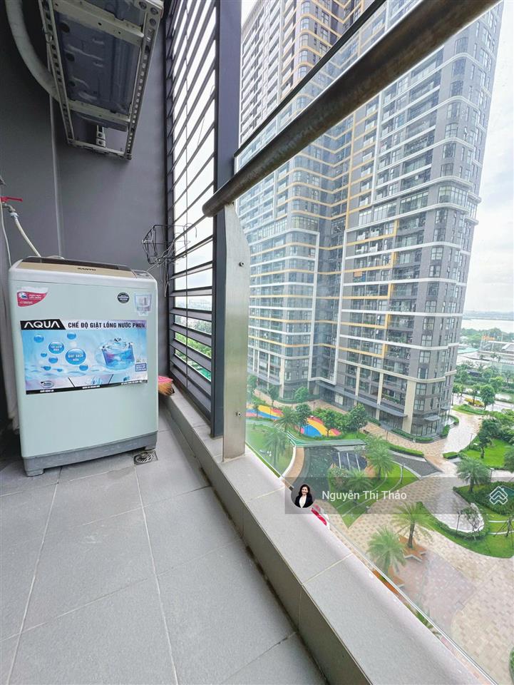 Một bước chân chạm ngản tiện ích thuê ngay 2pn2wc đủ n,thất xin tại the beverly,view sông lý ưởng