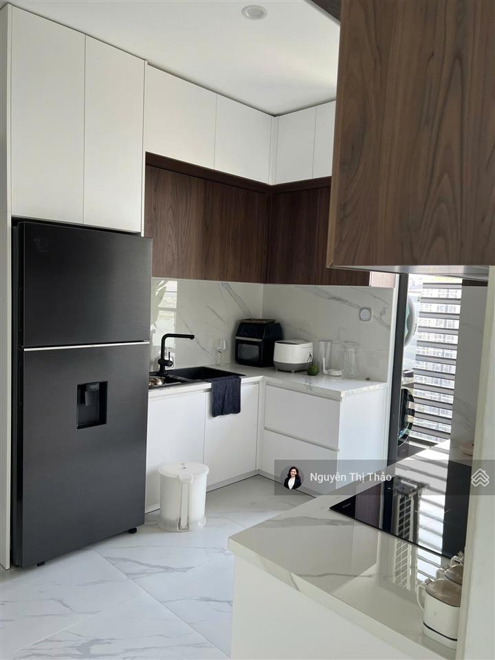 Thuê căn góc 2pn the beverly (be6), view sông sống lý tưởng, tiện cho con học  chơi tại vinhomes