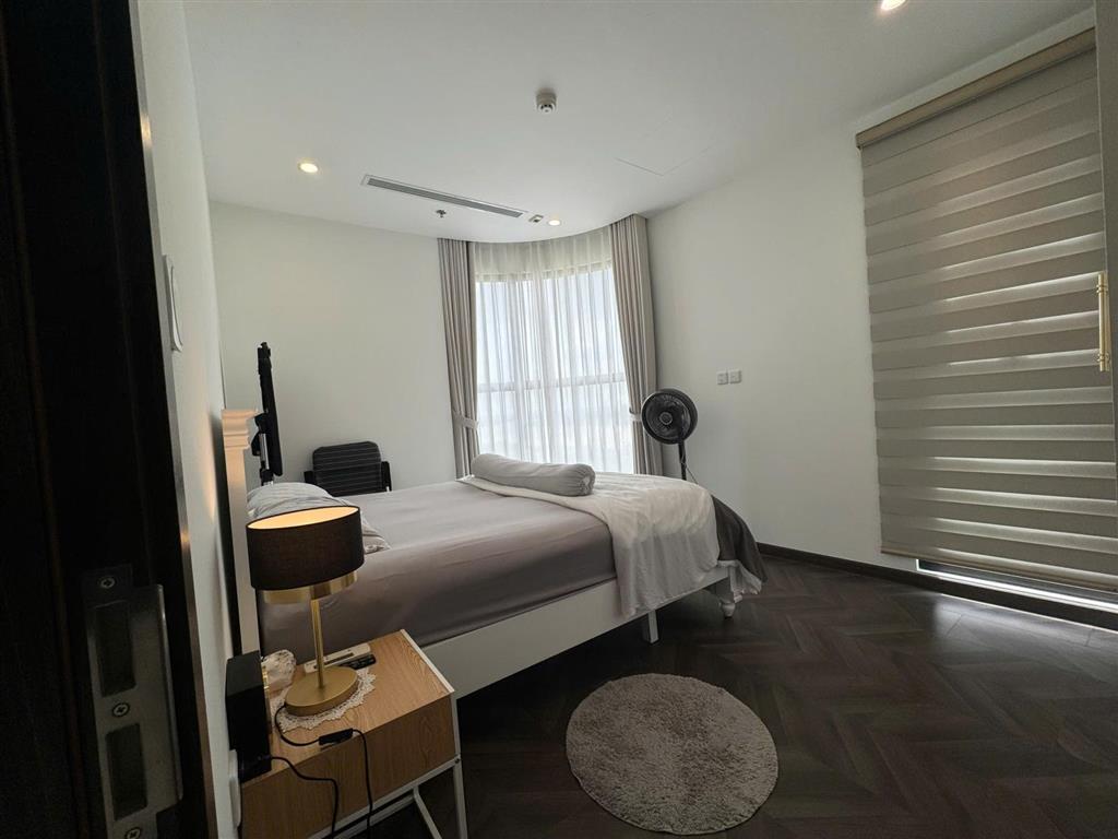 Trải nghiệm đẳng cấp thuê 2pn full nội thất  view sông cv 36ha, 17tr tại the beverly  vinhomes