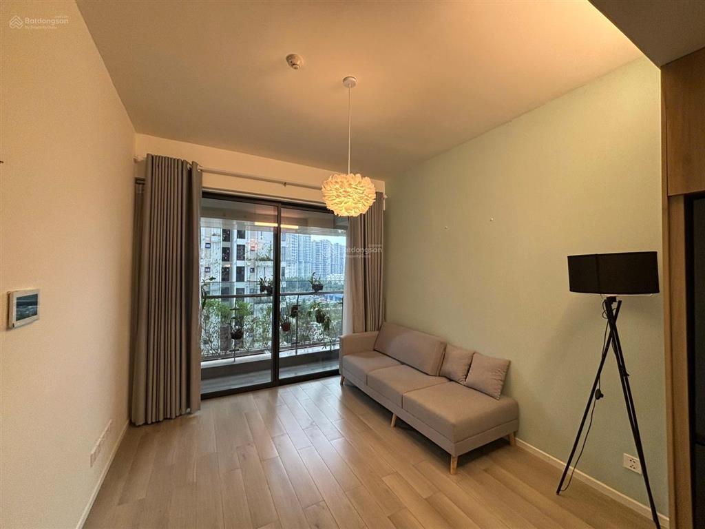 8,5tr thuê căn góc 2pn có bancony, đủ nội thất đẹp, hướng mát cả ngày tại lumiere masteri q9