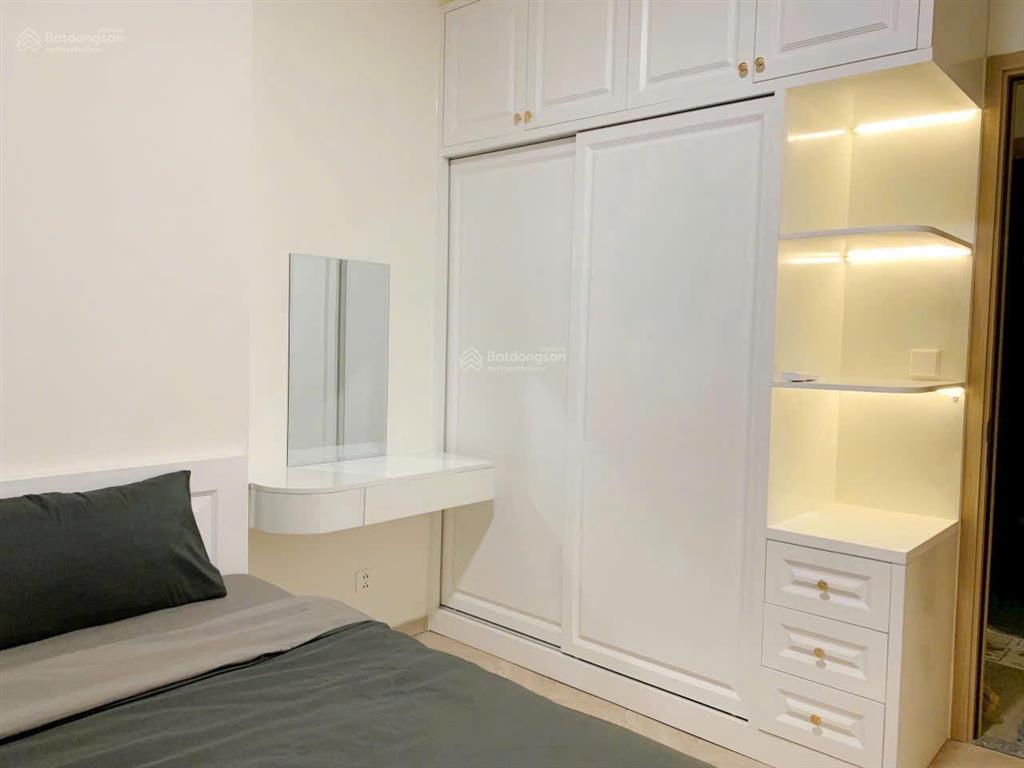2pn có đủ nội thất + có balcony xinh  giá 10tr  có hồ bơi muối khoáng, gym tại lumiere masteri q9