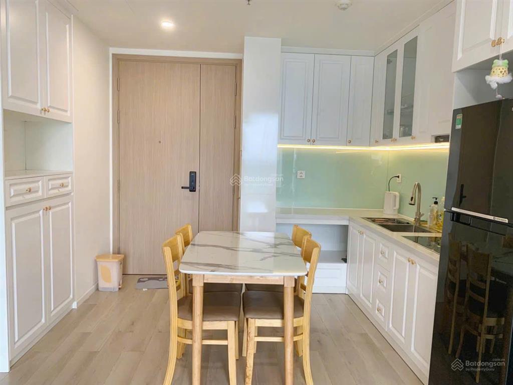2pn có đủ nội thất + có balcony xinh  giá 10tr  có hồ bơi muối khoáng, gym tại lumiere masteri q9
