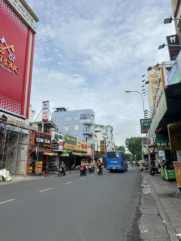 Bán nhà!! mtkd độc lập  dt 4x25m ( cấp 4 ) giá  13,5 tỷ ( hàng hiếm )