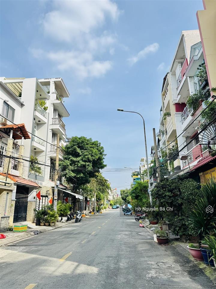 Mt đỗ bí  khu họ lê  tân phú dt 8x205m ( 1 lầu ) giá 18 tỷ thương lượng