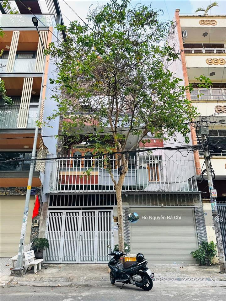 Khu họ lê  đỗ bí dt 8x20.5m 2.5 tấm  giá 17.5 tỷ
