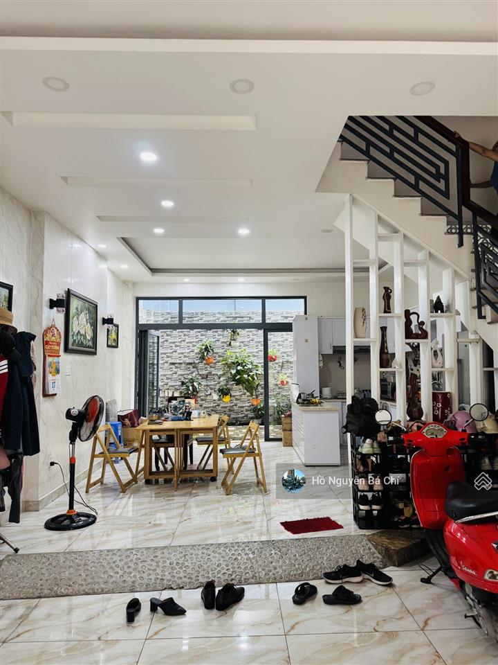Hẻm 196 vườn lài dt 5,8x13,5m (3 lầu + sân thượng) nhà mới  11,9 tỷ thương lượng