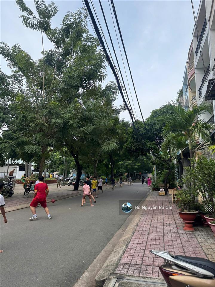 Đối diện công viên  hẻm 158 phan anh  tô hiệu 5x18m (2 lầu) 10,8 tỷ tl